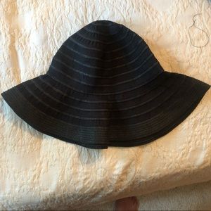 Black Sun hat. OS. Never been worn